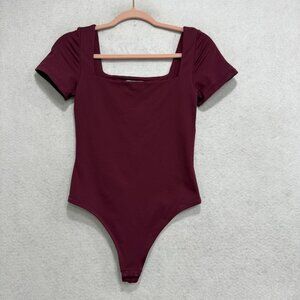 Babaton Bodysuit Womens Medium Burgundy Square Neck Short Sleeve Thong Snap